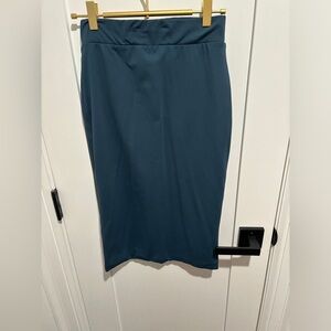 Aritzia Babylon contour midi skirt NWOT!